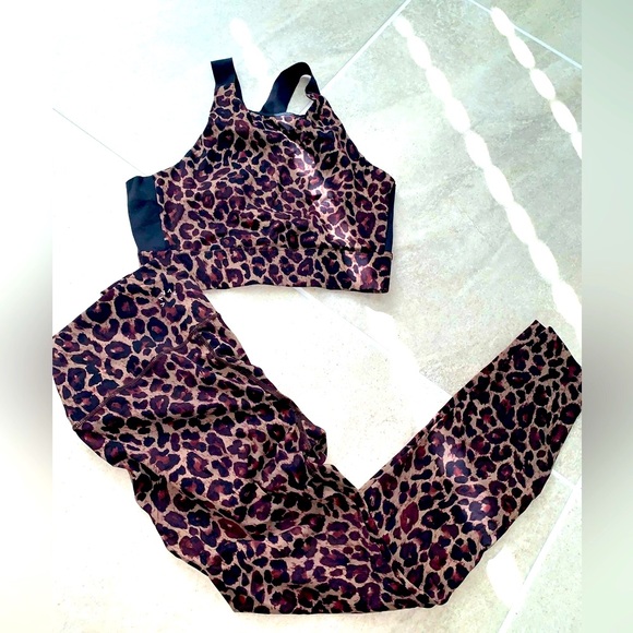 Varley Pants - Varley leopard bra and legging set S